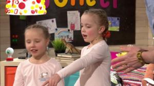 Lilli och Nana visar cheerleading: 23.03.2019 06.30
