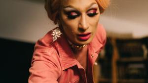Drag-tähti on yön perhonen: 25.05.2019 06.00
