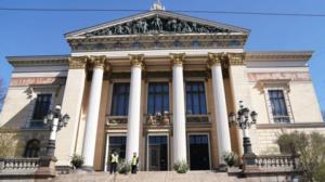 Uuden hallituksen tiedotustilaisuus viittomakielelle tulkattuna: 06.06.2019 17.06