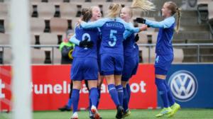 Jalkapallon naisten maaottelu: FIN - ISL: 17.06.2019 20.36