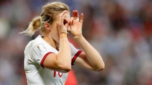 FIFA Dam-VM i fotboll. Åttondelsfinal ENG - CMR (svenskt referat): 23.06.2019 20.36
