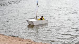Kisa merellä: kylpyamme vs. kelmuvene: 14.08.2019 00.01