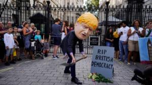 Englannin kuningatar hyväksyi brittiparlamentin toiminnan keskeyttämisen: 29.08.2019 10.35