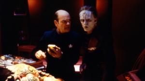 STAR TREK: VOYAGER (7) - Tulevaisuuden loppu, osa 1