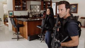 Hawaii Five-O (2010) (12) - Ne'e Aku, Ne'e Mai Ke One O Punahoa