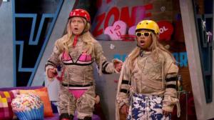 Game Shakers (7) - Hyvin vanha sormi
