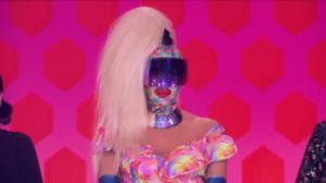 Huippu- drag queen haussa(Paramount+) - Huippu- drag queen haussa