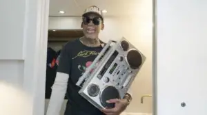 MTV Cribs - Whitney Cummings / Dennis Rodman
