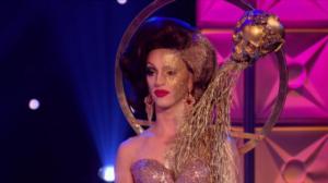 Huippu- drag queen haussa(Paramount+) - Huippu- drag queen haussa
